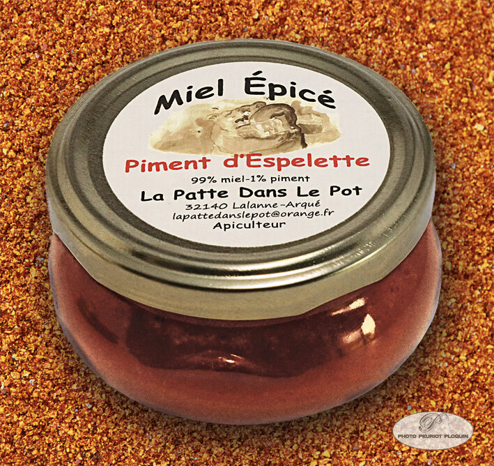 MIEL_epice_PIMENT_D_ESPELETTE_par_La_Patte_dans_le_pot