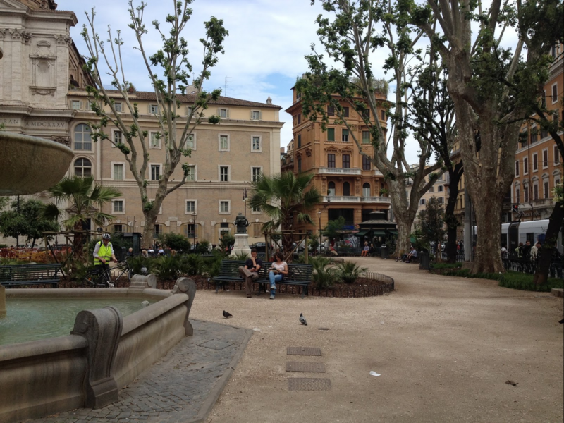 Rome square cairoli 2016-4