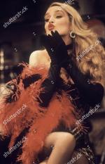 Jerry_Hall-1990-01-24-Palace_Theatre_Watford-Bus_Stop-02-6