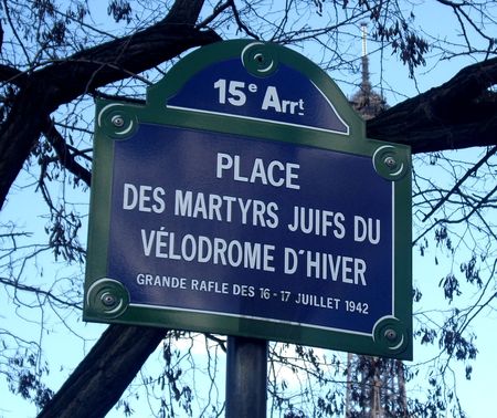 Place_des_Martyrs_Juifs_du_V_lodrome_dHiver_Paris_15