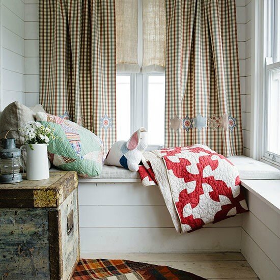 Windowseat-with-quilts--Country-Homes--Interiors--Housetohome_co_uk