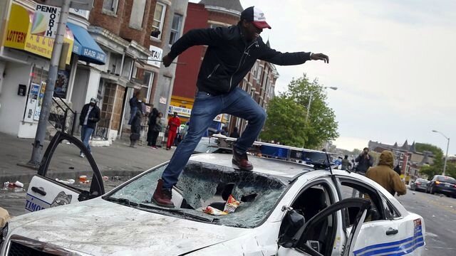 selon-le-journal-the-sun-de-baltimore-deux-personnes-ont-ete-blessees-dans-des-echanges-de-tirs-la-police-n-a-pas-ete-en-mesure-de-confirmer_5329187