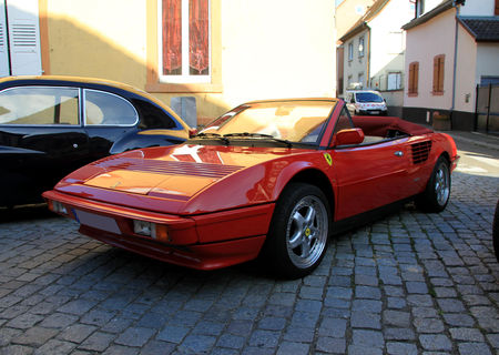 Ferrari_mondial_cabriolet_de_1985__3_me_Rencontre_de_voitures_anciennes___Benfeld_2010__01