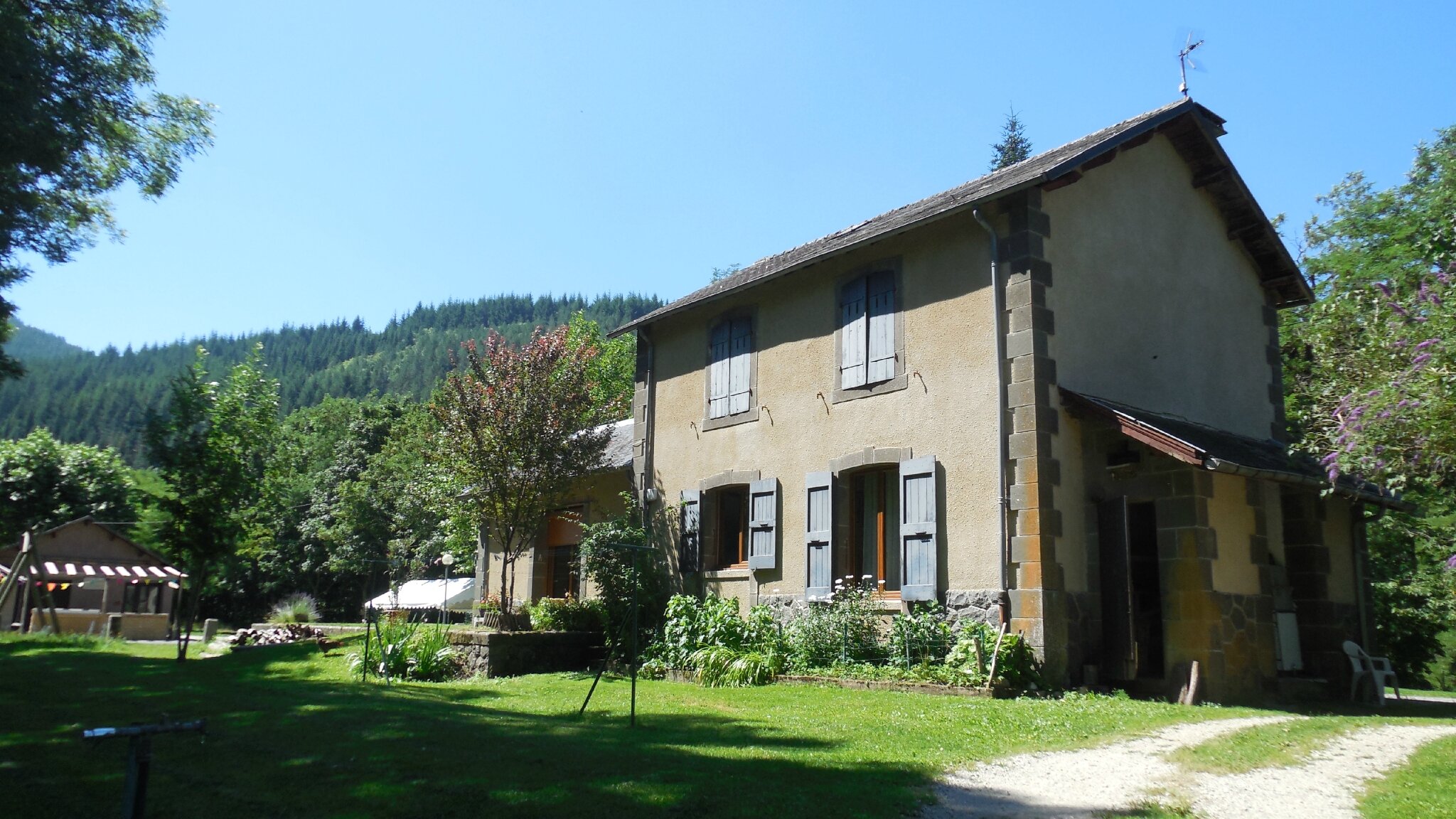 Saint-Julien d'Arpaon (Lozère) 3