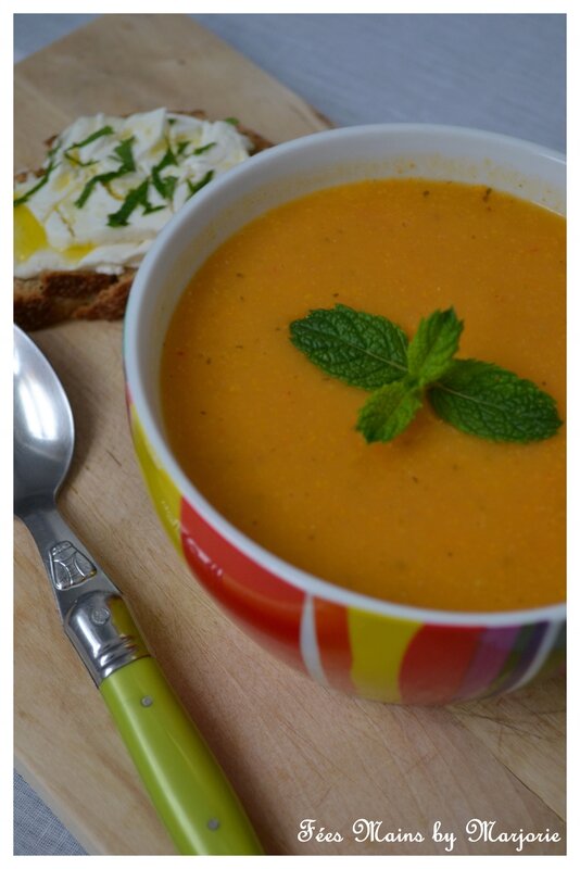 Soupe courgette, tomates, menthe
