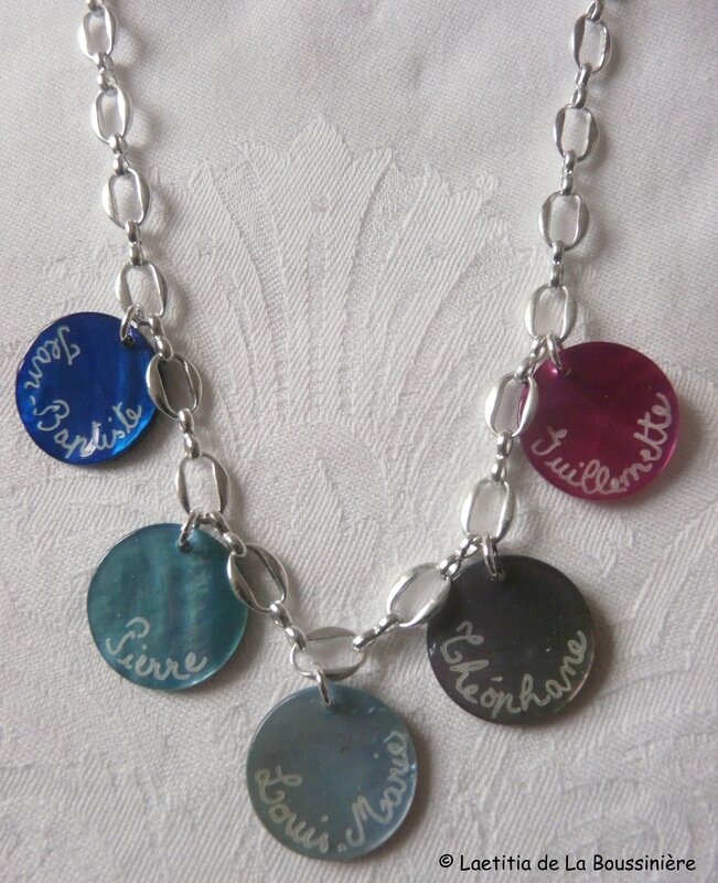 Collier personnalisé sur chaine métal ovale