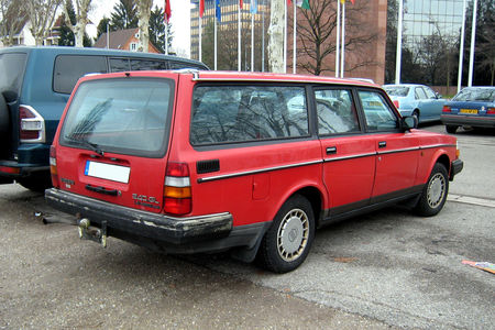 Volvo_240_GL_02