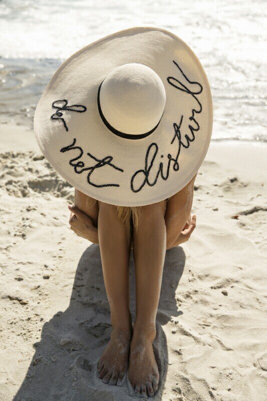 beach_do_not_disturb_hat