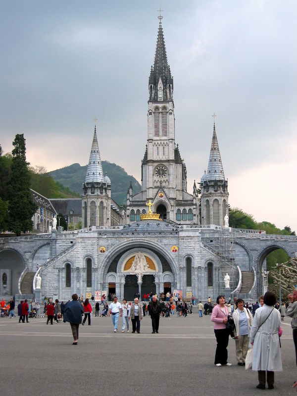 Lourdes, la Basilique