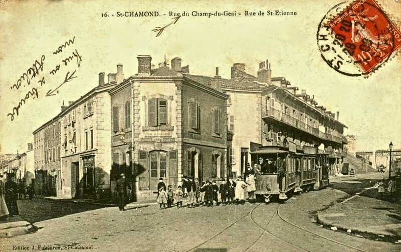 rue du Champ-du-Geai et route de Saint-Étienne avec tramway