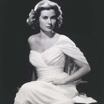 mm_dress_halsman_sitting_grace_kelly_1954