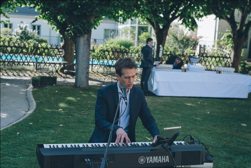 Chanteuse + pianiste + batteur • groupe de musique • orchestre professionnel pour événementiel • CALVADOS et ouest de la France • mariage vin d'honneur repas cocktail soirée concert privé lounge