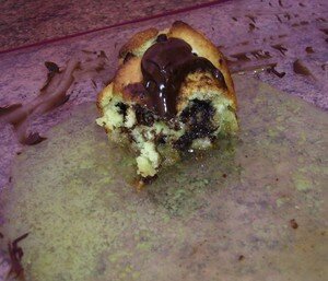 Muffin aux pépites de chocolat avec son coulis orange recettes dessert Muffin aux pépites de chocolat avec son coulis orange