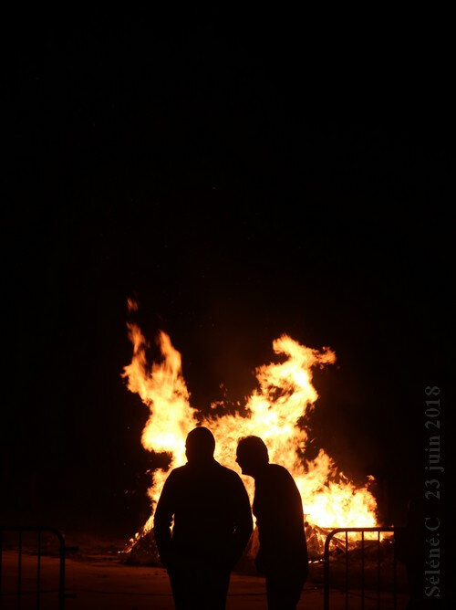 Ombres-devant-feu