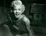 1954_04_15_Hollywood_031_Sit_021_Sofa_0500_01