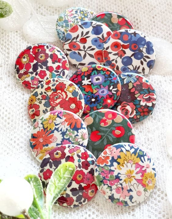 badges tissu liberty