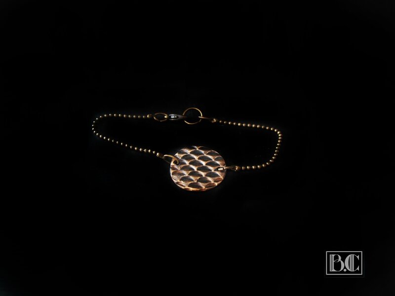 Bracelet chaine médaillon rond écailles de poisson bronze