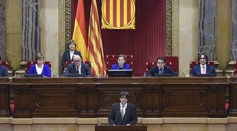 Photo-Carles-Puigdemont-Catalogne-parlement