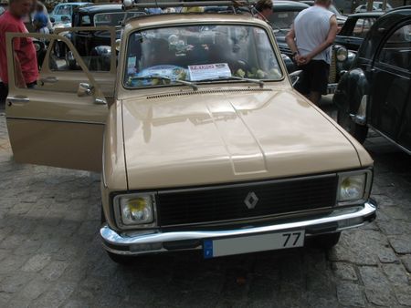 Renault6TLav