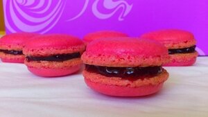 macaron cerise