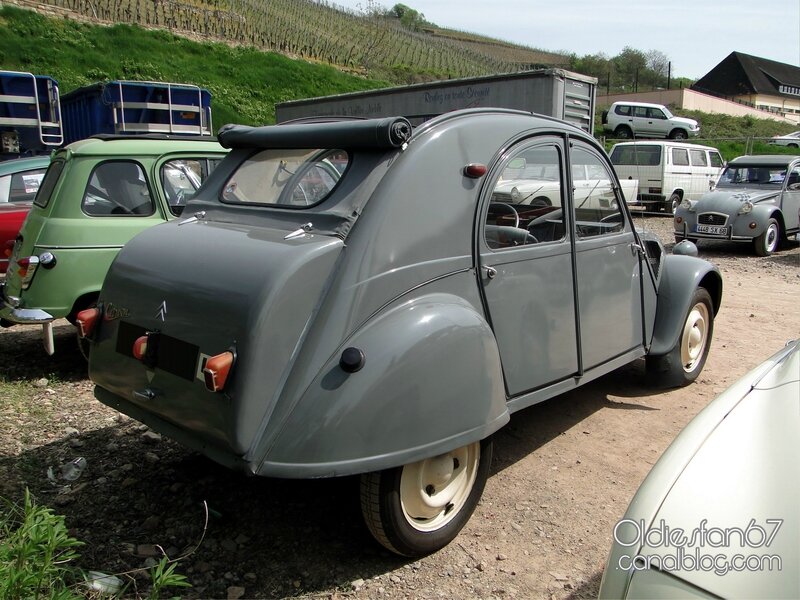 citroen-2cv-malle-bombee-2