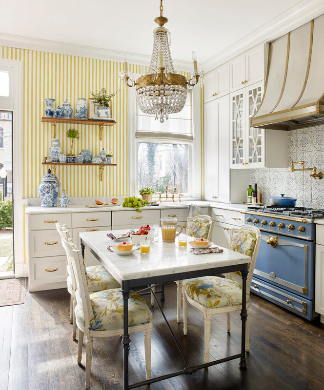 Schumacher-summer-Thornton-jenny-Holladay_Kitchen-la-cornue-french-blue-yellow-stripes