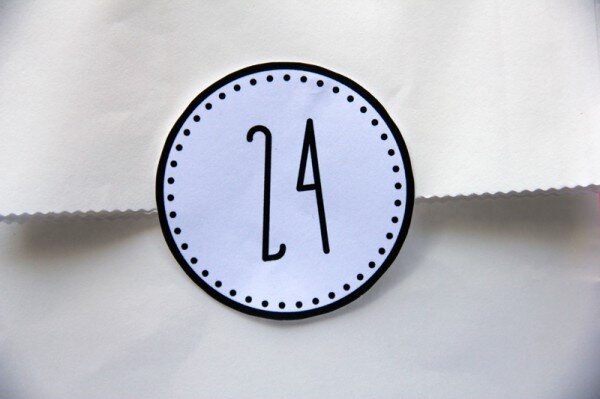 diy_advent_calendar_bags_printables_600x399
