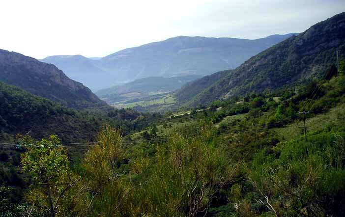 Vue sur la vallée de la Méouge en direction d'Eygalayes