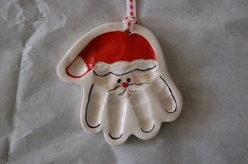 main_pere_noel_suspension