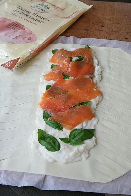 Tresse feuilletée à la truite fumée et basilic façonnage