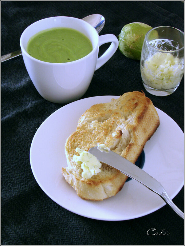 Velouté de Petits Pois aux Amandes, Tartines Grillées au Beurre de Citron Vert 001