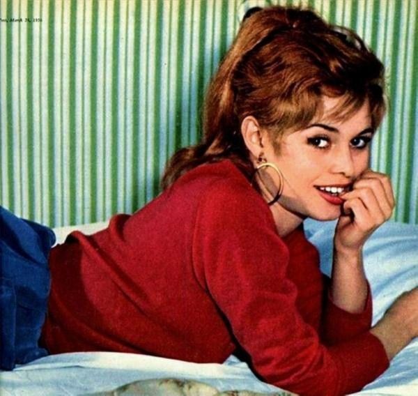 1955-en_rouge_pull-021-1