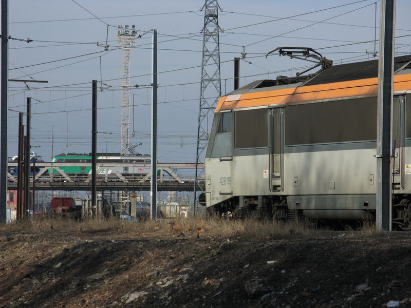 BB 26119 + 26096 Fret dans le fond, Villeneuve