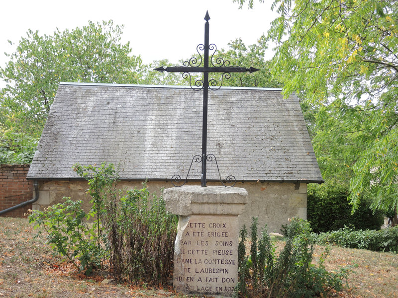 Pouilly-sur-Loire, De Loire en vignes, les Girarmes, croix (58)