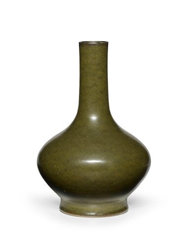 A teadust-glazed 'water chesnut' vase, 19th century