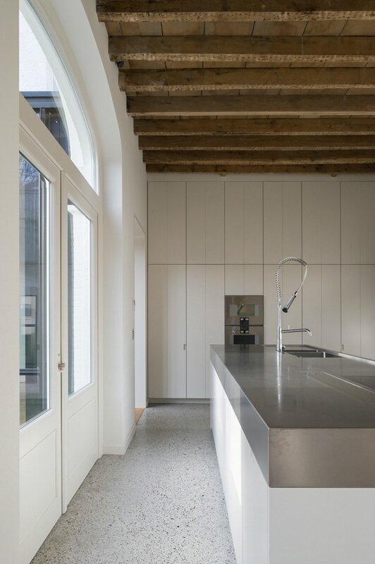 cement-floor-stainless-steel-counter