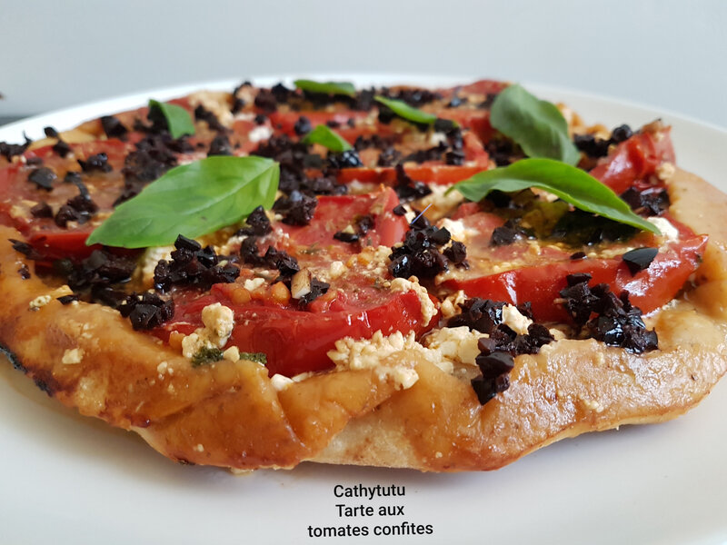 Tarte tatin aux tomates confites chevre frais olive pistou chez Cathytutu Corse20190719_122137