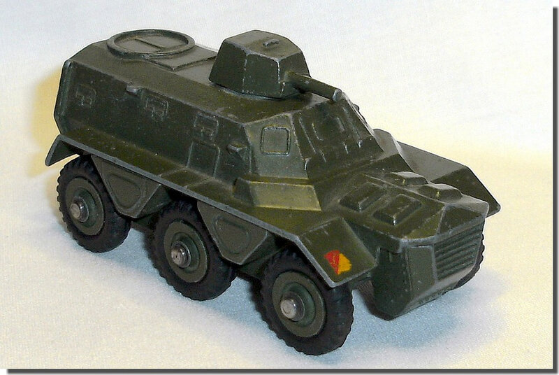 Dinky Toys 676 Armoured Personnel Carrier A1