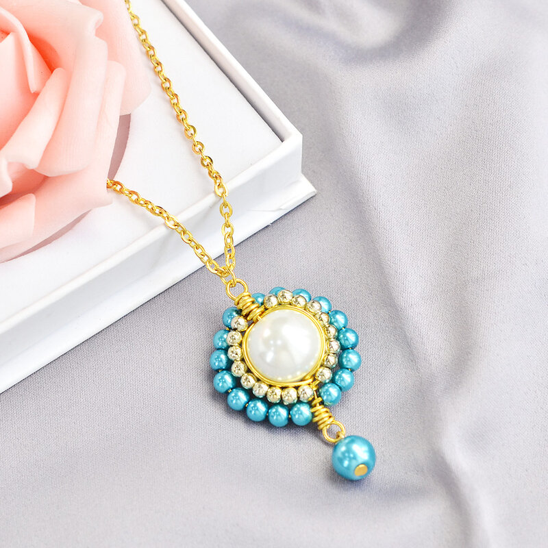 PandaHall-Ideas-on-Making-a-Luxury-Style-Pearl-Necklace-6
