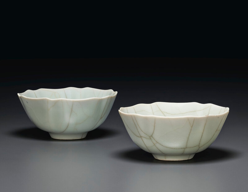 2020_NYR_19039_0863_000(a_pair_of_guan-style_foliate_bowls_china_qing_dynasty_daoguang_six-cha034310)