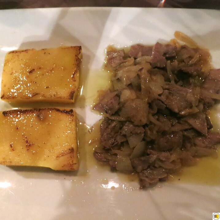 Foie de veau à la Vénitienne, polenta