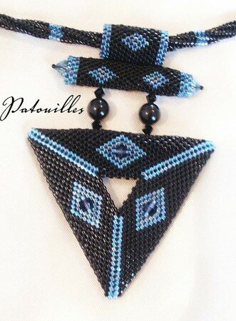 Triangle_3D_verso_bleu