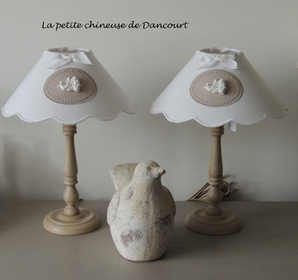Paire de lampes de chevet - Photo de Les lampes - La petite