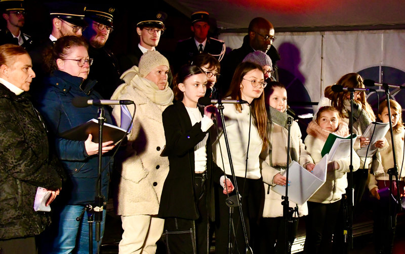 11 NOVEMBRE 2023 HIRSON choristes