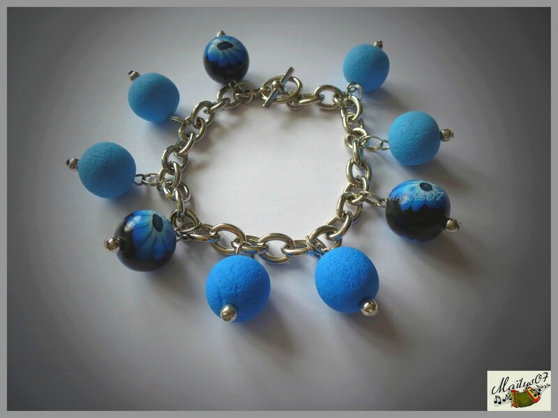 bracelet fleurs bleues