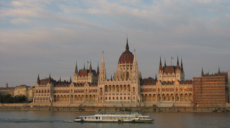 Budapest, le parlement et Danube (Hongrie)