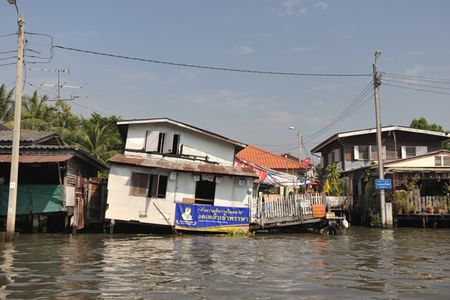 Les_pieds_dans_l_eau_les_maisons