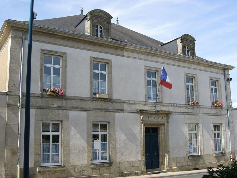 La_Châtaigneraie_mairie