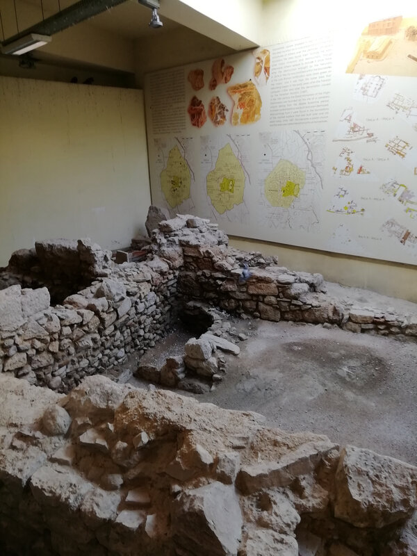 Monastiraki fouilles