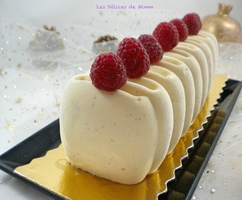 BûchedeNoëlvanille-framboises3